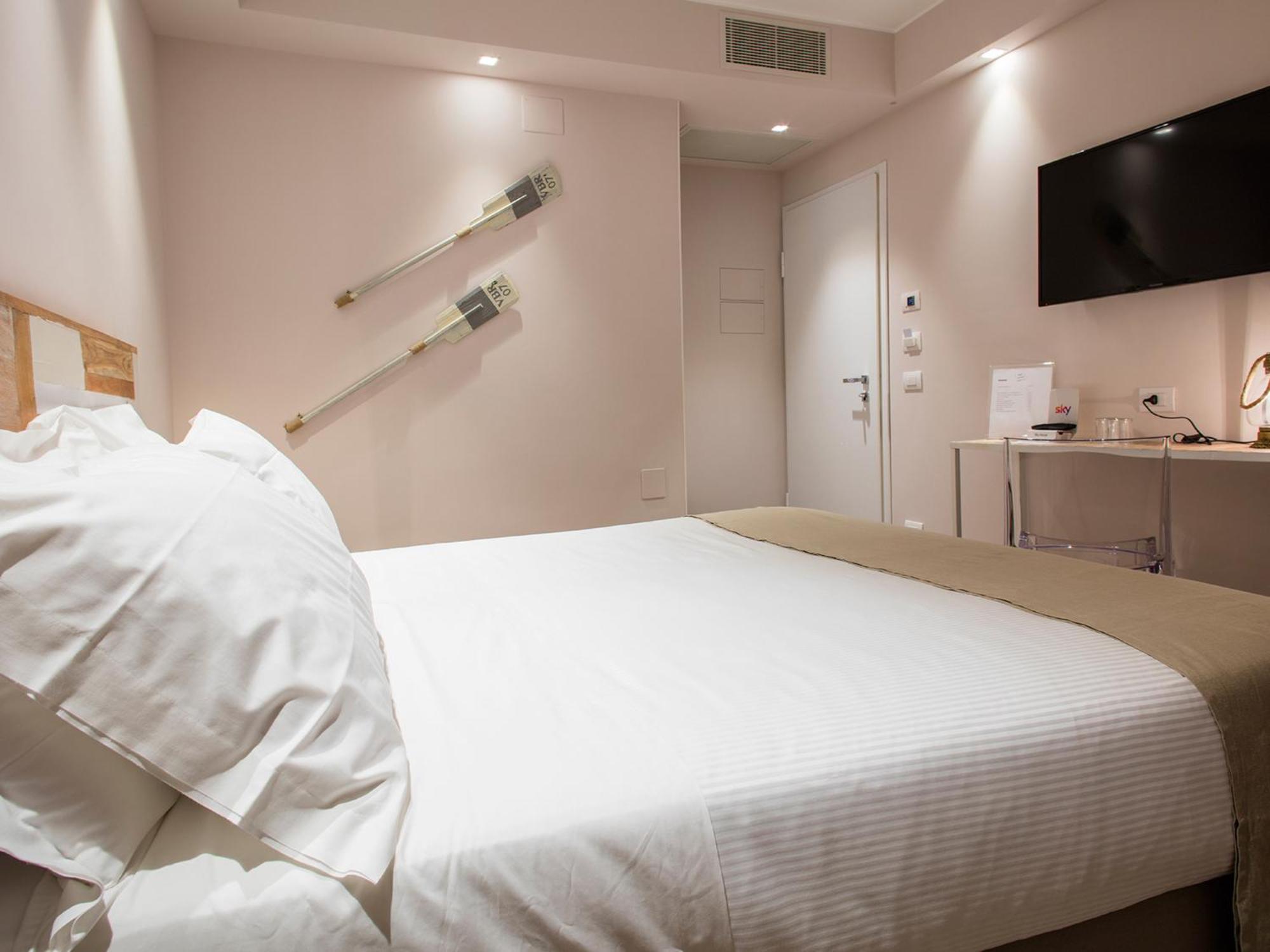 Mane Boutique Hotel Roseto Degli Abruzzi Ruang foto