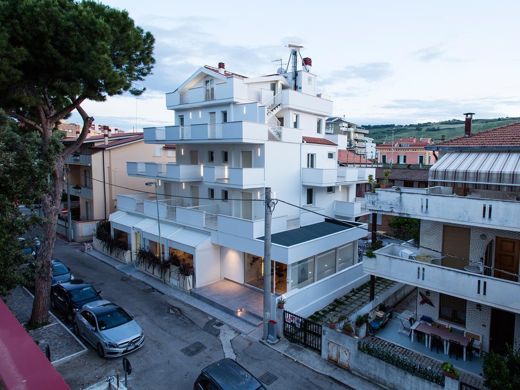 Mane Boutique Hotel Roseto Degli Abruzzi Bagian luar foto